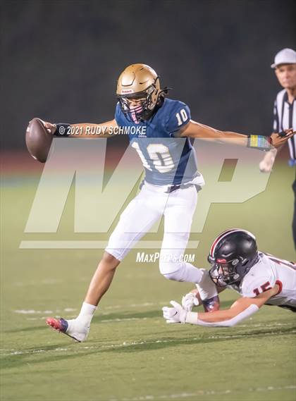 Thumbnail 2 in Santa Fe Christian @ Mater Dei Catholic (CIF SDS Division III Playoffs) photogallery.