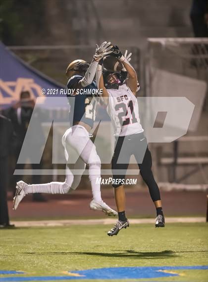 Thumbnail 2 in Santa Fe Christian @ Mater Dei Catholic (CIF SDS Division III Playoffs) photogallery.