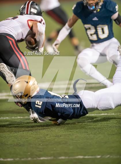 Thumbnail 3 in Santa Fe Christian @ Mater Dei Catholic (CIF SDS Division III Playoffs) photogallery.