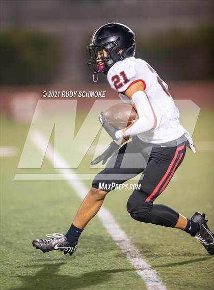 Thumbnail 3 in Santa Fe Christian @ Mater Dei Catholic (CIF SDS Division III Playoffs) photogallery.
