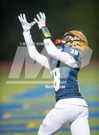Thumbnail 3 in Santa Fe Christian @ Mater Dei Catholic (CIF SDS Division III Playoffs) photogallery.