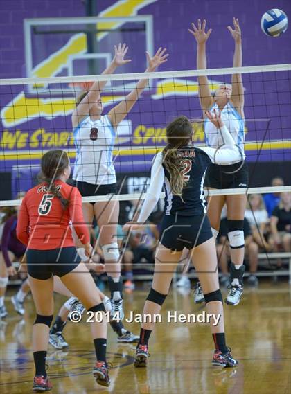 Thumbnail 1 in Flintridge Sacred Heart vs. Assumption (Durango Fall Classic) photogallery.
