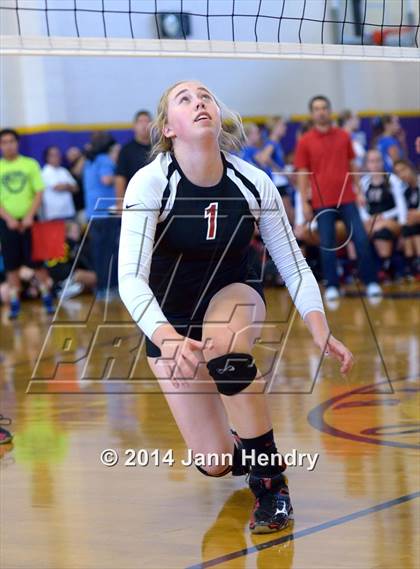 Thumbnail 1 in Flintridge Sacred Heart vs. Assumption (Durango Fall Classic) photogallery.