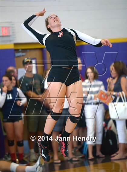 Thumbnail 3 in Flintridge Sacred Heart vs. Assumption (Durango Fall Classic) photogallery.