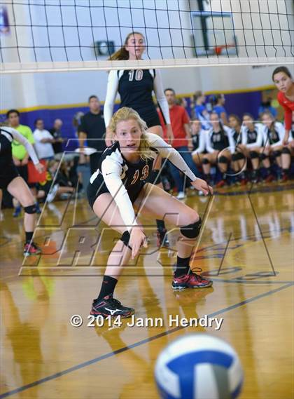 Thumbnail 2 in Flintridge Sacred Heart vs. Assumption (Durango Fall Classic) photogallery.