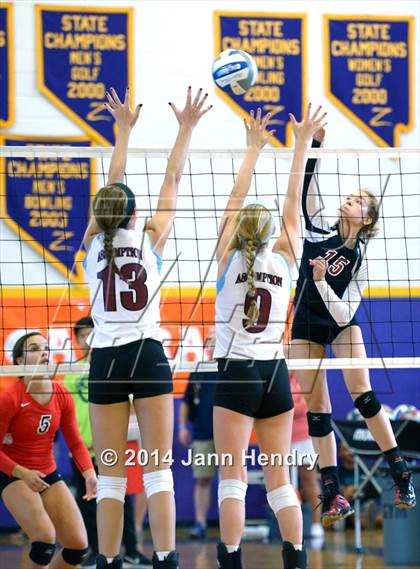 Thumbnail 1 in Flintridge Sacred Heart vs. Assumption (Durango Fall Classic) photogallery.