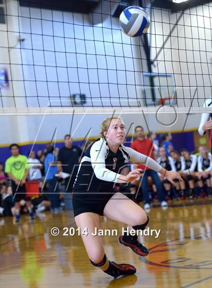 Thumbnail 3 in Flintridge Sacred Heart vs. Assumption (Durango Fall Classic) photogallery.