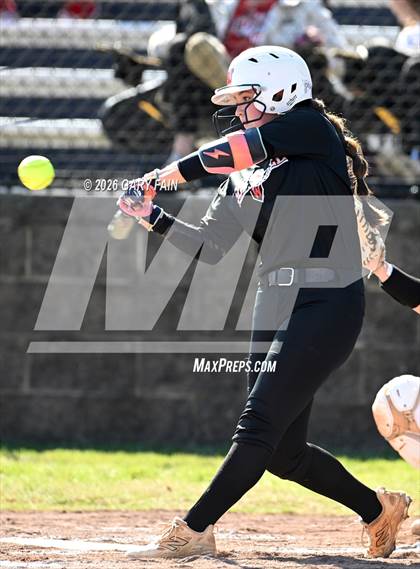 Thumbnail 2 in Bradley Central @ Whitwell photogallery.