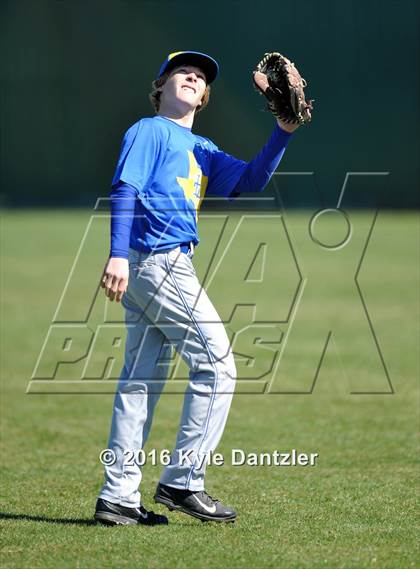 Thumbnail 3 in Bonham vs Leonard (Pottsboro Varsity Tournament) photogallery.