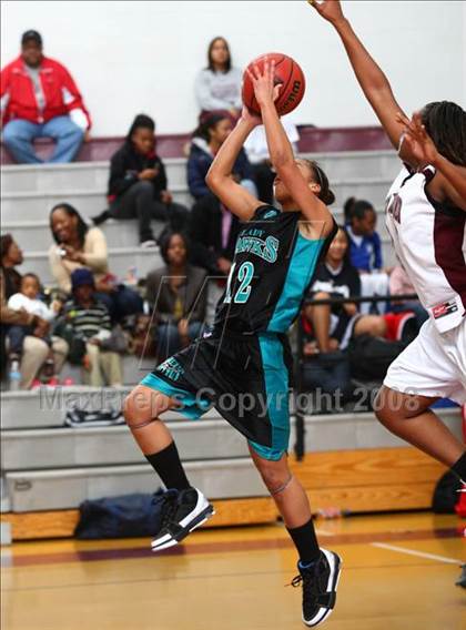 Thumbnail 2 in Hickory vs. Norcom (Lady Greyhound Classic) photogallery.