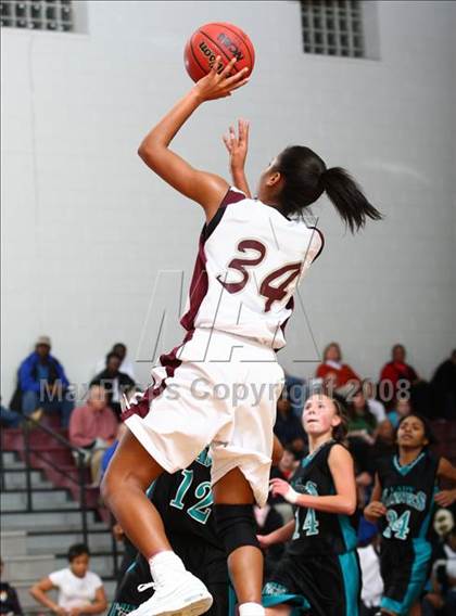 Thumbnail 1 in Hickory vs. Norcom (Lady Greyhound Classic) photogallery.