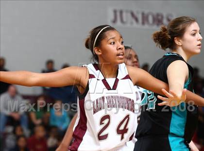 Thumbnail 3 in Hickory vs. Norcom (Lady Greyhound Classic) photogallery.