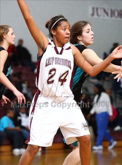 Thumbnail 2 in Hickory vs. Norcom (Lady Greyhound Classic) photogallery.