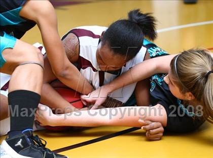 Thumbnail 1 in Hickory vs. Norcom (Lady Greyhound Classic) photogallery.