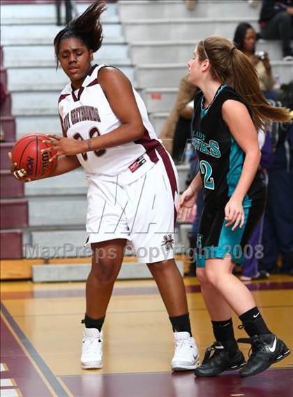 Thumbnail 1 in Hickory vs. Norcom (Lady Greyhound Classic) photogallery.