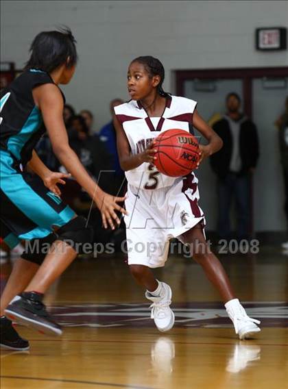 Thumbnail 1 in Hickory vs. Norcom (Lady Greyhound Classic) photogallery.