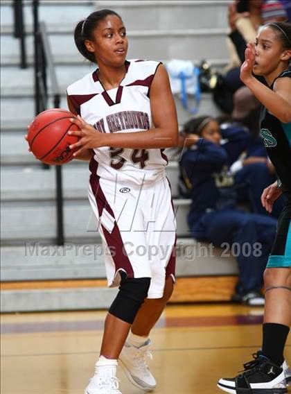 Thumbnail 3 in Hickory vs. Norcom (Lady Greyhound Classic) photogallery.
