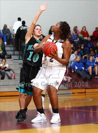Thumbnail 3 in Hickory vs. Norcom (Lady Greyhound Classic) photogallery.