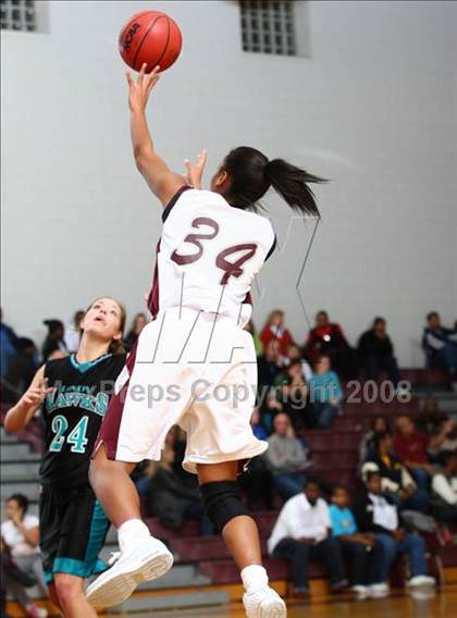 Thumbnail 3 in Hickory vs. Norcom (Lady Greyhound Classic) photogallery.