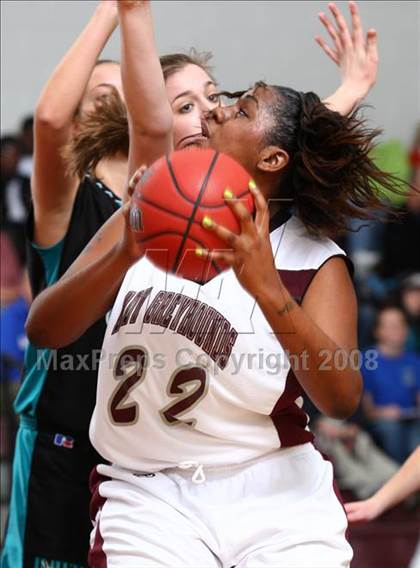 Thumbnail 2 in Hickory vs. Norcom (Lady Greyhound Classic) photogallery.