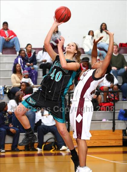 Thumbnail 3 in Hickory vs. Norcom (Lady Greyhound Classic) photogallery.
