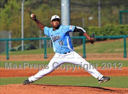 Thumbnail 2 in Gulliver Prep vs. Carroll (National High School Invitational) photogallery.