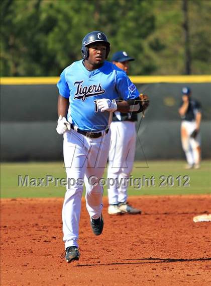 Thumbnail 3 in Gulliver Prep vs. Carroll (National High School Invitational) photogallery.