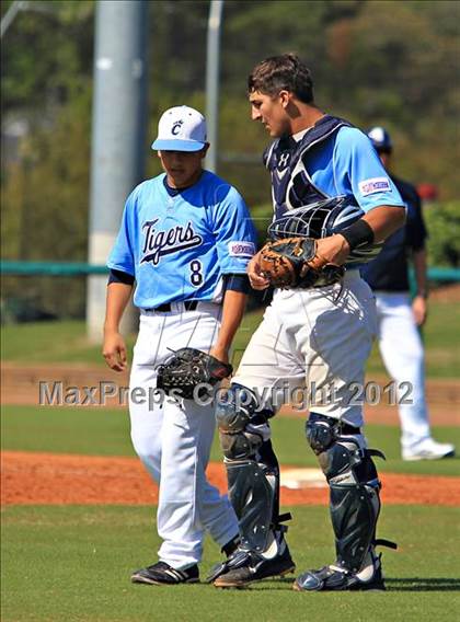 Thumbnail 3 in Gulliver Prep vs. Carroll (National High School Invitational) photogallery.