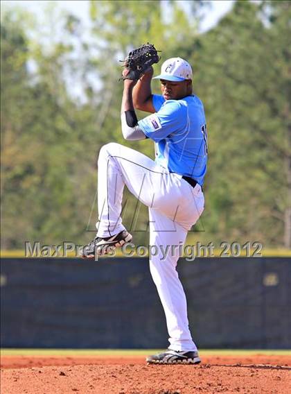 Thumbnail 3 in Gulliver Prep vs. Carroll (National High School Invitational) photogallery.