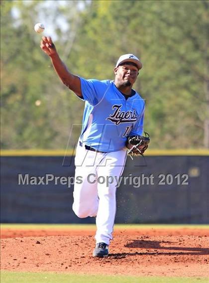 Thumbnail 1 in Gulliver Prep vs. Carroll (National High School Invitational) photogallery.