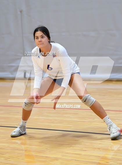Thumbnail 1 in Bishop Gorman vs. Basha (Nike Tournament of Champions) photogallery.