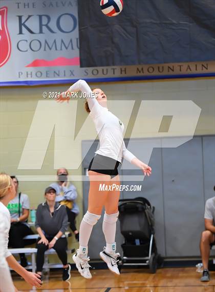Thumbnail 2 in Bishop Gorman vs. Basha (Nike Tournament of Champions) photogallery.