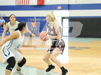 Thumbnail 2 in Cy-Fair vs. Sam Rayburn (McDonald's Texas Invitational) photogallery.