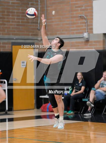 Thumbnail 3 in Mountain Ridge vs Highland (AIA 6A Round 1 Playoff) photogallery.