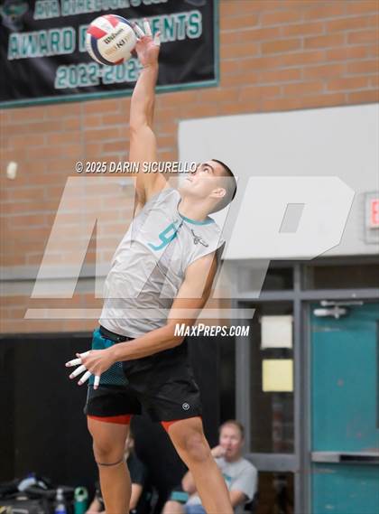 Thumbnail 3 in Mountain Ridge vs Highland (AIA 6A Round 1 Playoff) photogallery.