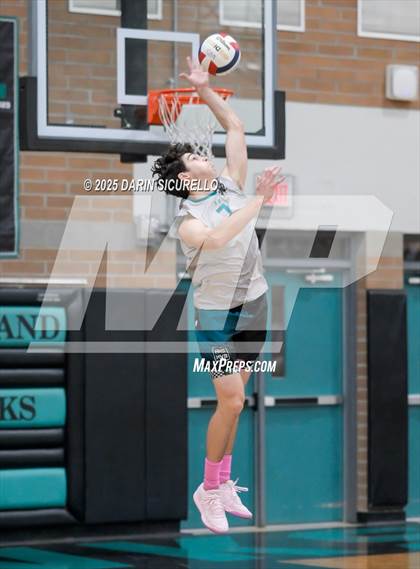 Thumbnail 2 in Mountain Ridge vs Highland (AIA 6A Round 1 Playoff) photogallery.