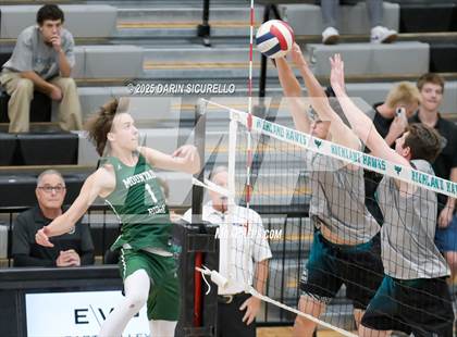 Thumbnail 3 in Mountain Ridge vs Highland (AIA 6A Round 1 Playoff) photogallery.