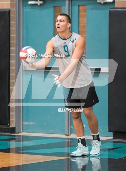 Thumbnail 2 in Mountain Ridge vs Highland (AIA 6A Round 1 Playoff) photogallery.