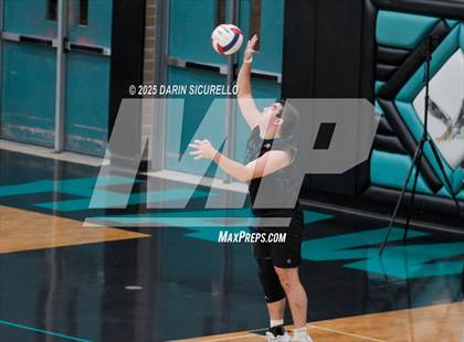 Thumbnail 2 in Mountain Ridge vs Highland (AIA 6A Round 1 Playoff) photogallery.