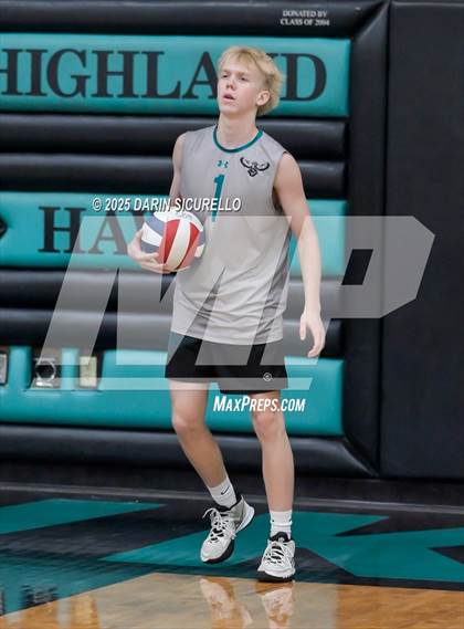 Thumbnail 3 in Mountain Ridge vs Highland (AIA 6A Round 1 Playoff) photogallery.
