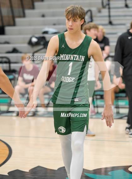 Thumbnail 3 in Mountain Ridge vs Highland (AIA 6A Round 1 Playoff) photogallery.