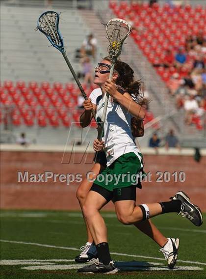 Thumbnail 2 in Farmingdale vs. Pittsford (NYSPHSAA Class A Semifinal) photogallery.