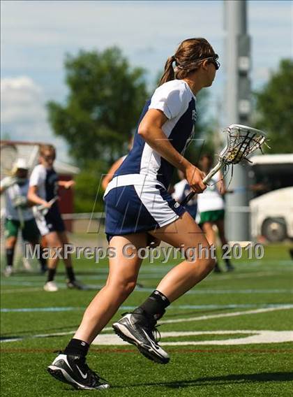 Thumbnail 3 in Farmingdale vs. Pittsford (NYSPHSAA Class A Semifinal) photogallery.