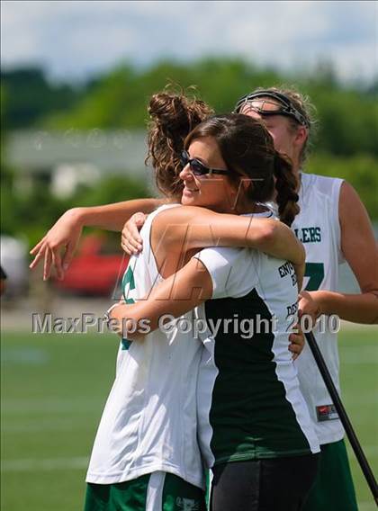 Thumbnail 3 in Farmingdale vs. Pittsford (NYSPHSAA Class A Semifinal) photogallery.