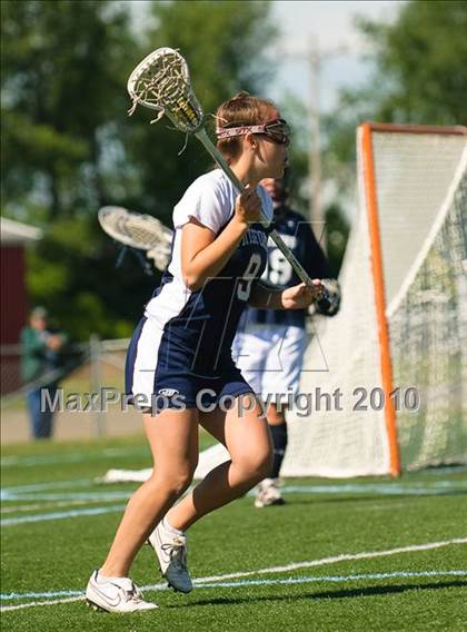 Thumbnail 1 in Farmingdale vs. Pittsford (NYSPHSAA Class A Semifinal) photogallery.