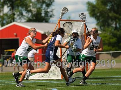 Thumbnail 3 in Farmingdale vs. Pittsford (NYSPHSAA Class A Semifinal) photogallery.