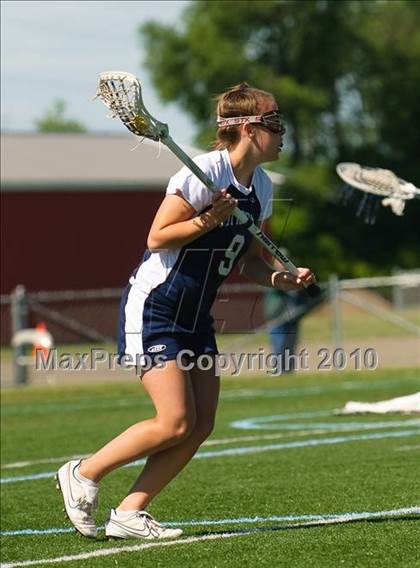 Thumbnail 2 in Farmingdale vs. Pittsford (NYSPHSAA Class A Semifinal) photogallery.
