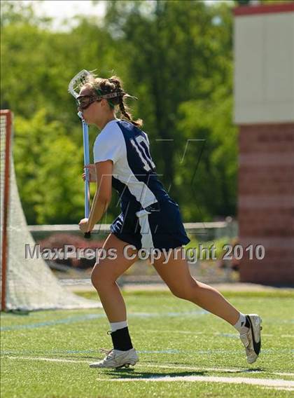 Thumbnail 3 in Farmingdale vs. Pittsford (NYSPHSAA Class A Semifinal) photogallery.