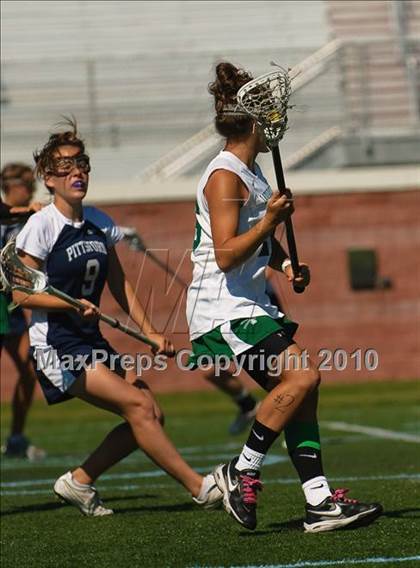 Thumbnail 2 in Farmingdale vs. Pittsford (NYSPHSAA Class A Semifinal) photogallery.