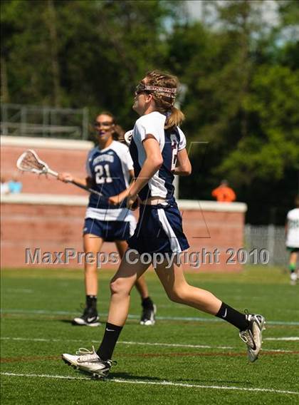 Thumbnail 1 in Farmingdale vs. Pittsford (NYSPHSAA Class A Semifinal) photogallery.
